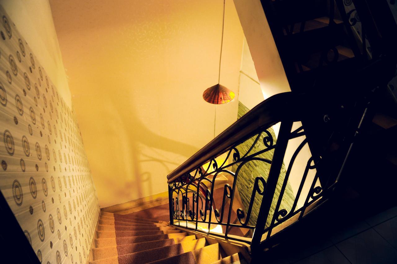 Queen Homestay Hue Exterior photo
