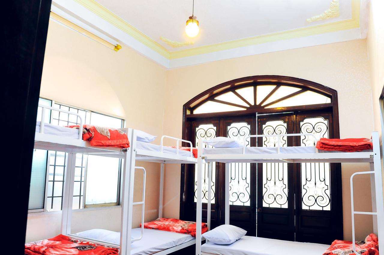 Queen Homestay Hue Exterior photo